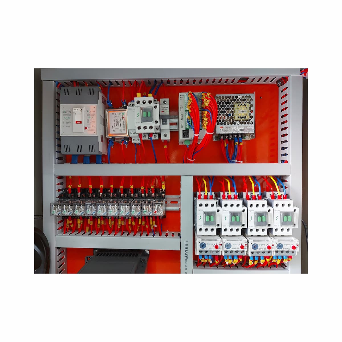 tủ điều khiển 12q giám sát nhiệt độ độ ẩm dùng biến tần